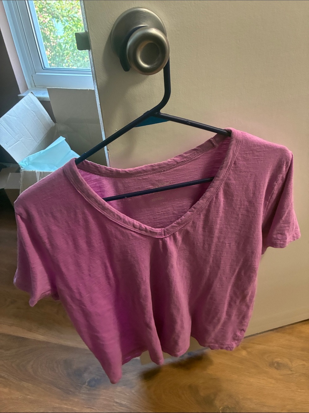 Universal Thread Pink V-Neck Short Sleeve Tee